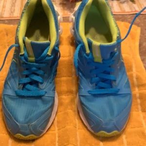 AQUA / LIME REEBOK TENNIS SHOES 👩